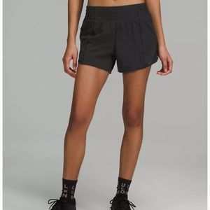 Lululemon Hotty Hot High-Rise Lined Short 4"